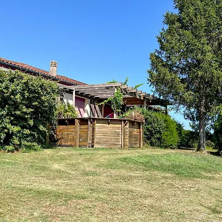 Pet Friendly In * Mombrier